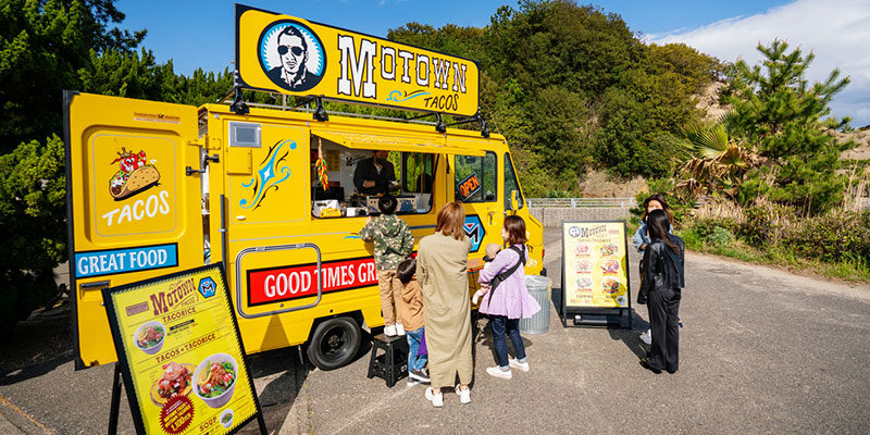 Design That Drives Cravings: The Psychology of Effective Food Truck Wraps